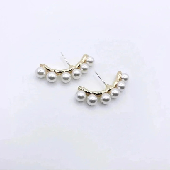 JCD Jewelry - 𝅺PEARL Earcuff Earrings